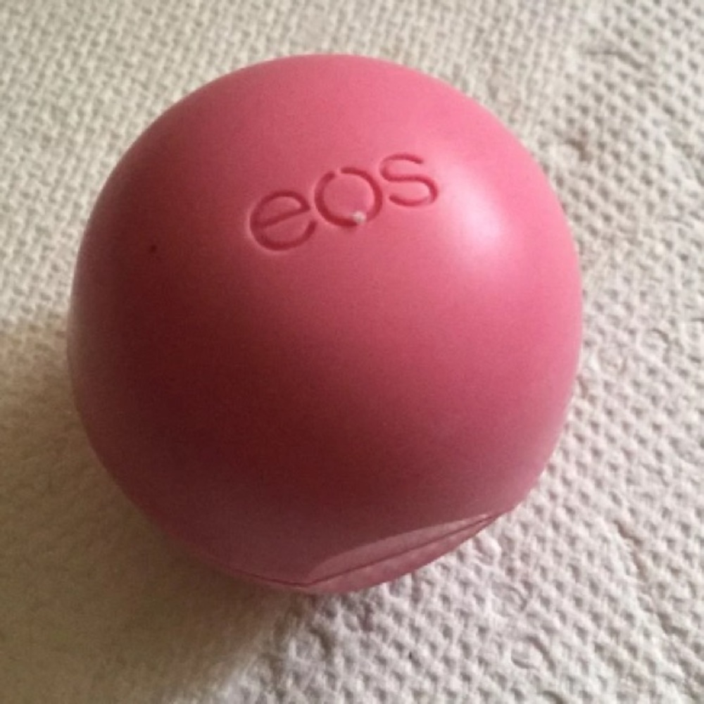 EOS lip balm-strawberry
